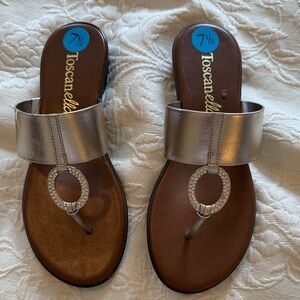 Toscanella Gold rhinestone thong Sandals nwots size 7.5